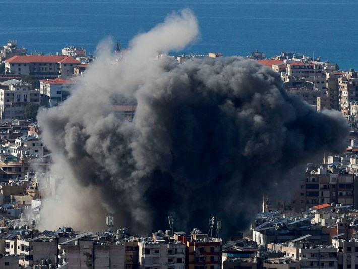 Beyrut’taki İsrail saldırısında dört kişi öldü, binalar enkaza döndü
