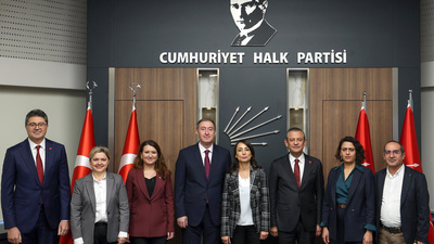 CHP Genel Başkanı Özgür Özel, DEM Parti Eş Genel Başkanları Hatimoğulları ve Bakırhan ile Bir Araya Geldi