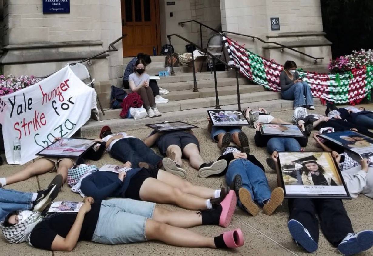 ABD’nin Yale üniversitesindeki Filistin destekçisi öğrenciler açlık grevine girdi.