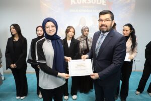 GENÇLER KÜRSÜDE DULKADİROĞLU İLÇE FİNALİ BÜYÜK HEYECANA SAHNE OLDU