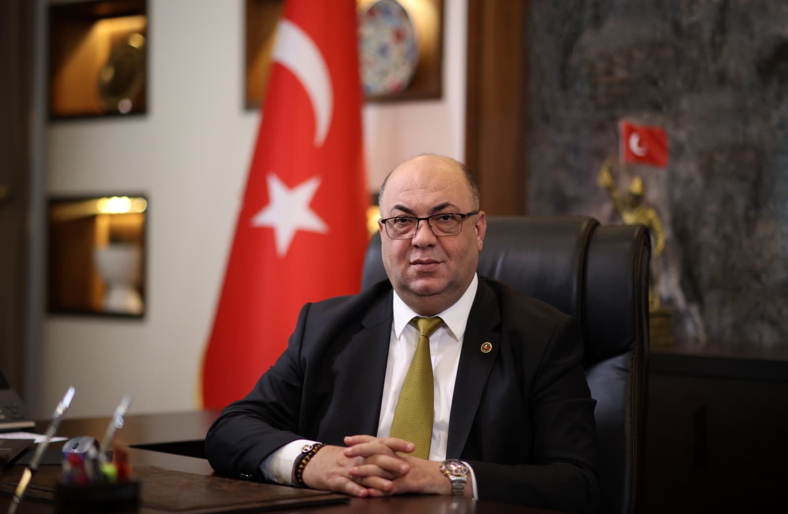BAYRAM SEVİNCİ TÜM İSLAM ÂLEMİNE HUZUR GETİRSİN